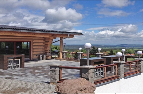 Großer Seminar- und Veranstaltungsraum im Blockhaus Großer Seminar- und Veranstaltungsraum im Blockhaus